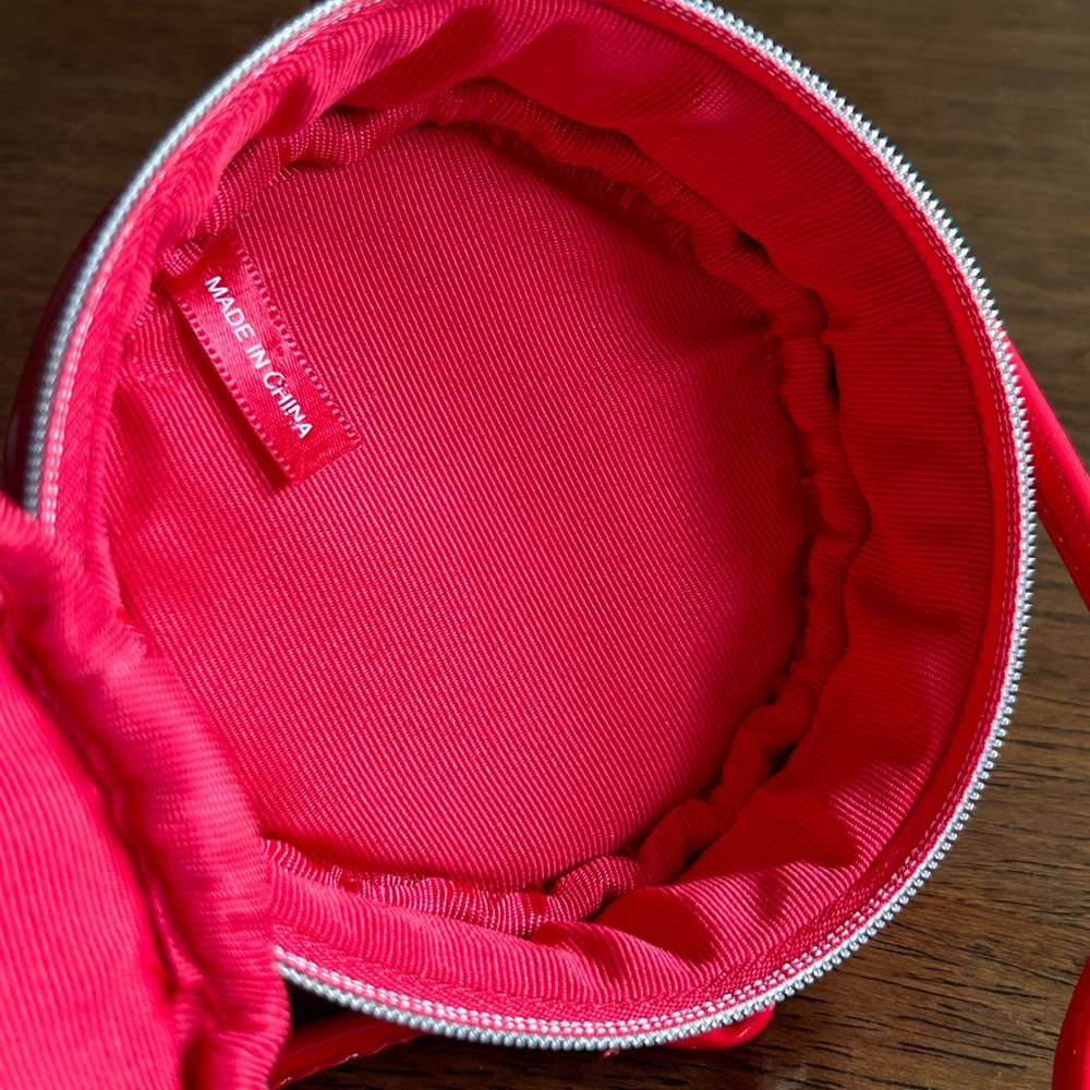 MARC JACOBS Mini 4 Inch Red Patent Leather Crossbody Round Circle Canteen Bag - Picture 6 of 9